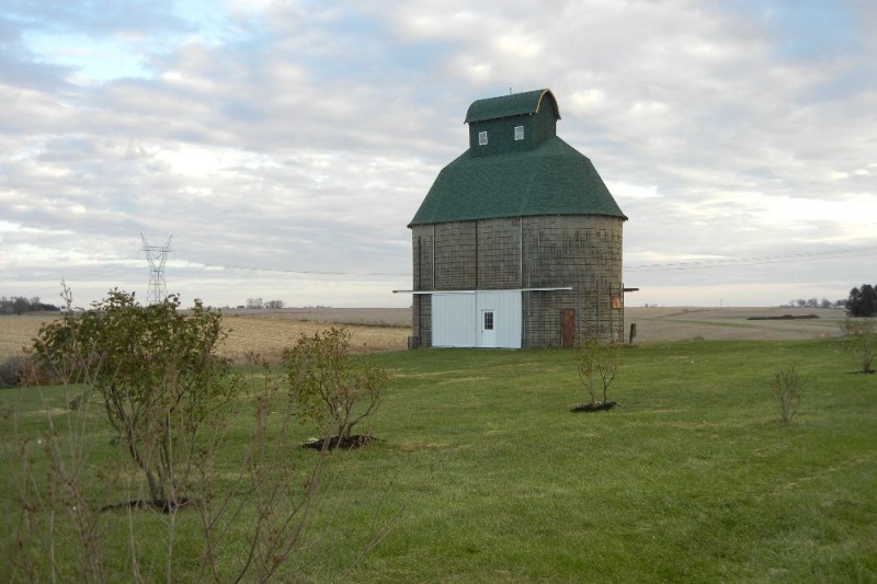 Fundraiser by Vicki MacLeod Save the Corn Crib barn building